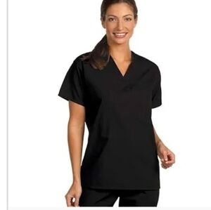 Women’s Black V-Neck Short Sleeve Top
